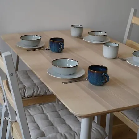Apartman Schoene Mit Zwei Schlafzimmern *