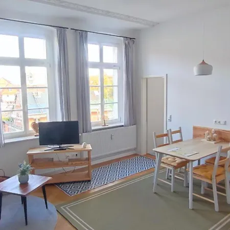 Apartment Schoene Mit Zwei Schlafzimmern